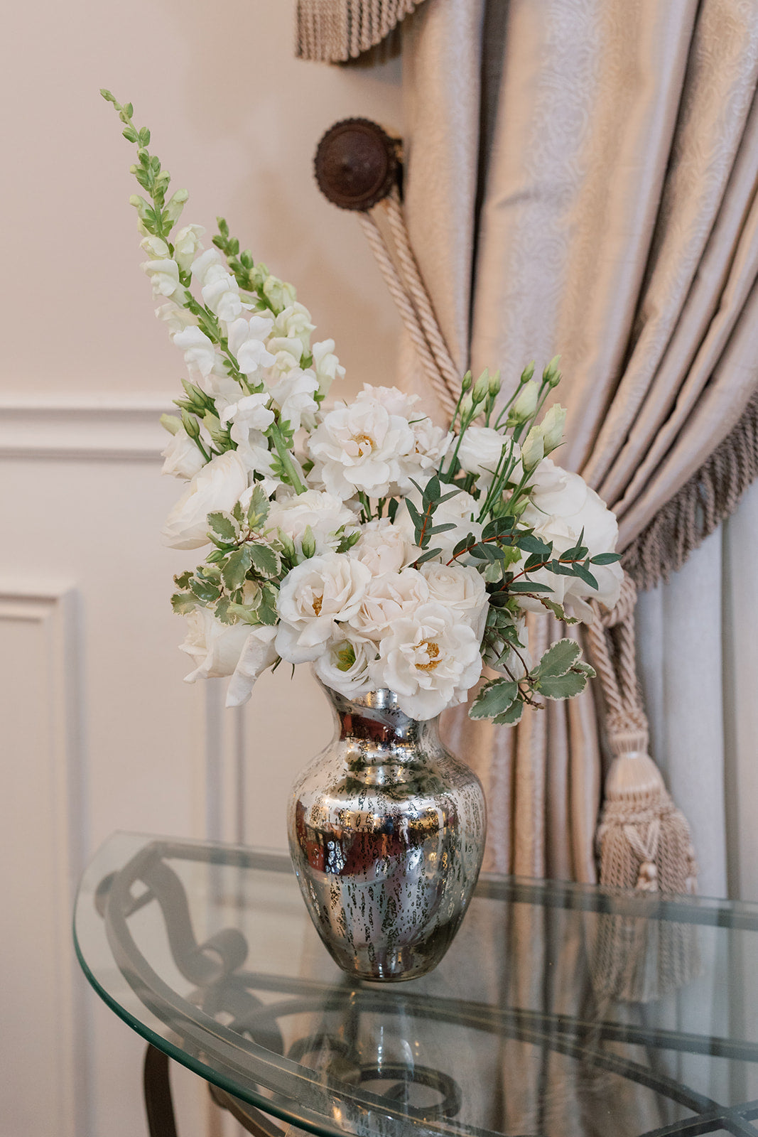 Juniper Signature Table Arrangement