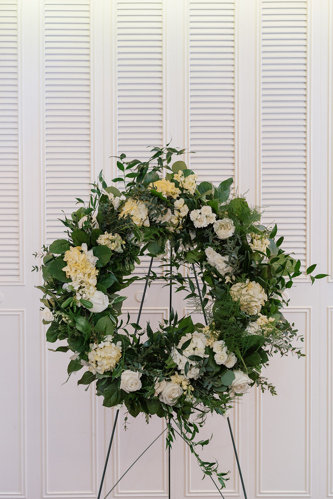 Juniper Signature 22" Wreath